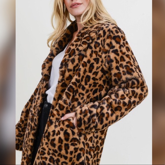 Love Tree Jackets & Blazers - Size Small Perfect Plush Animal Print JACKET